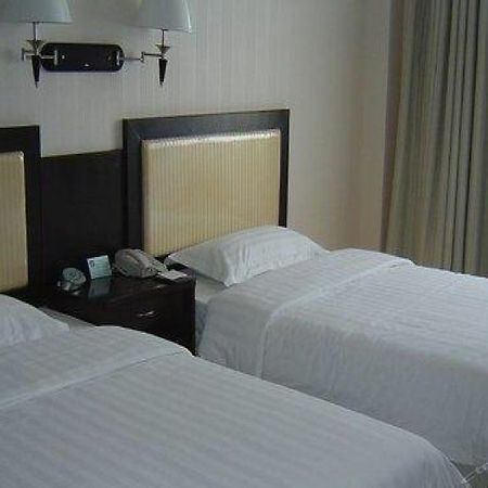 June Hotel Чанчунь Экстерьер фото