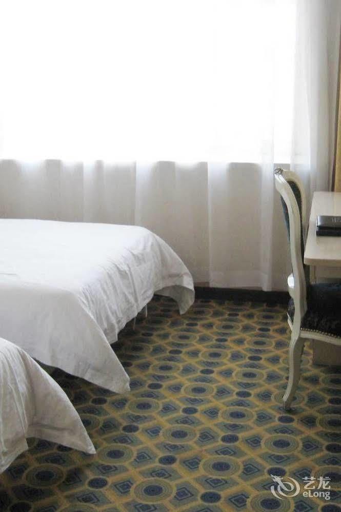 June Hotel Чанчунь Экстерьер фото